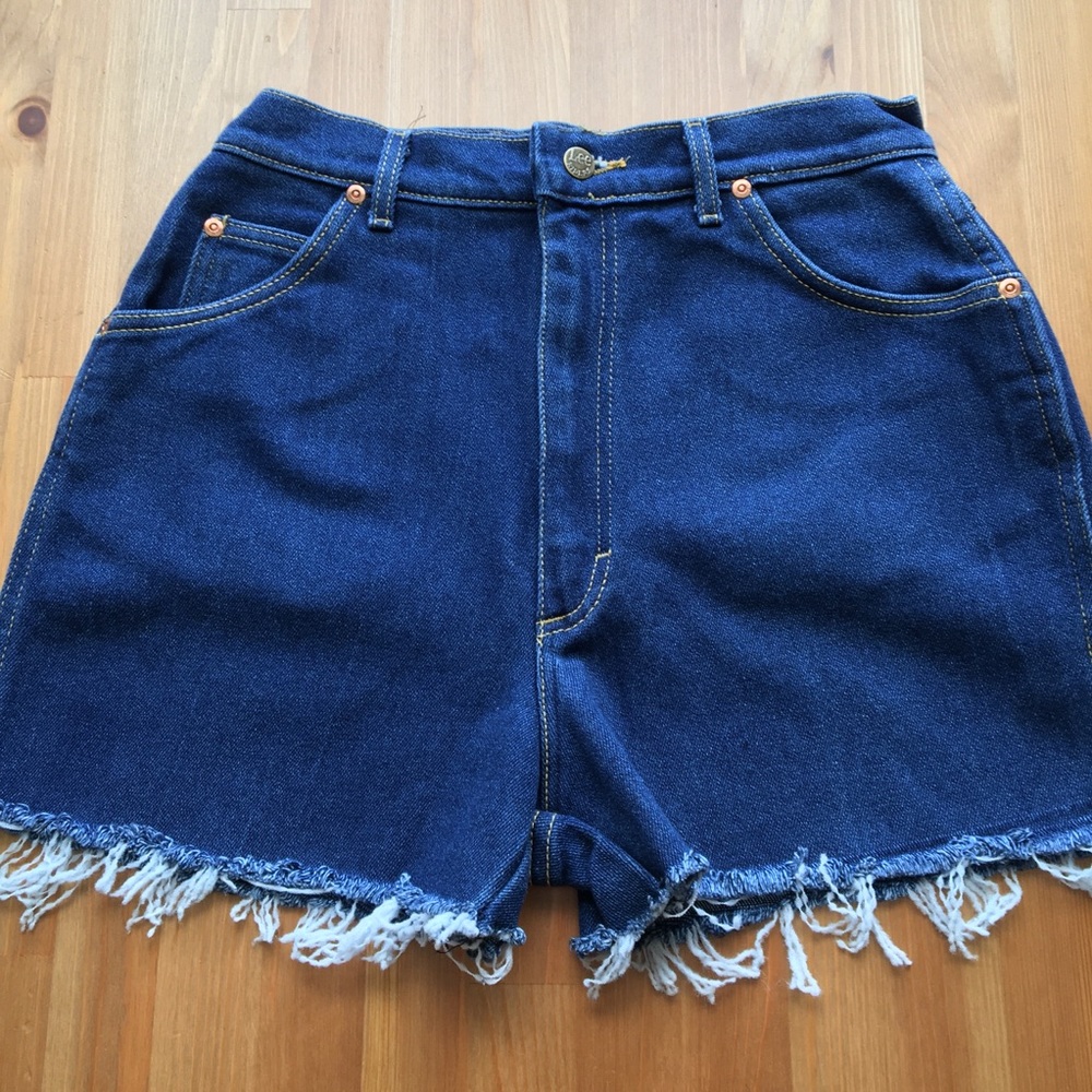 HighRise Lee Shorts Size 28